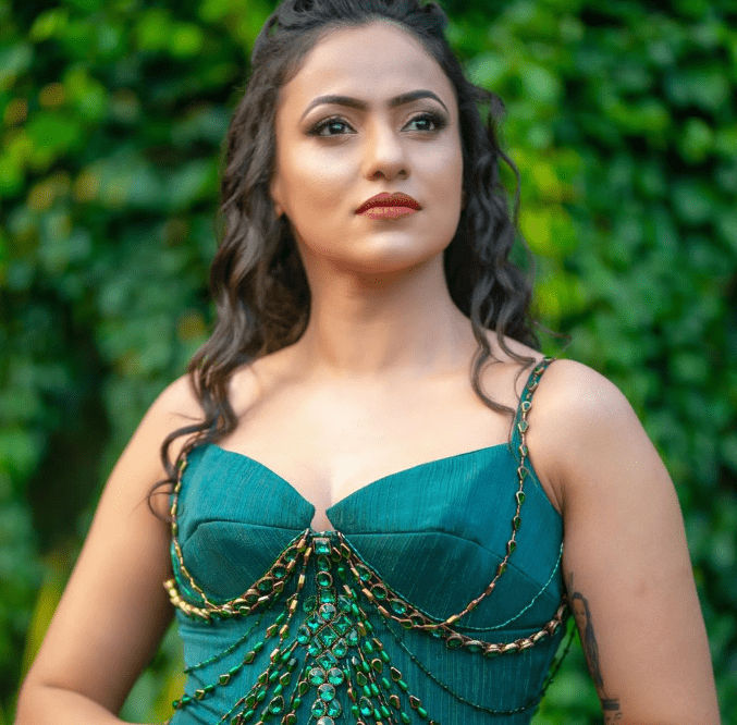 Udari Warnakulasooriya: Wiki, Biography, Age, Net Worth, Height, Weight, Affairs, and More